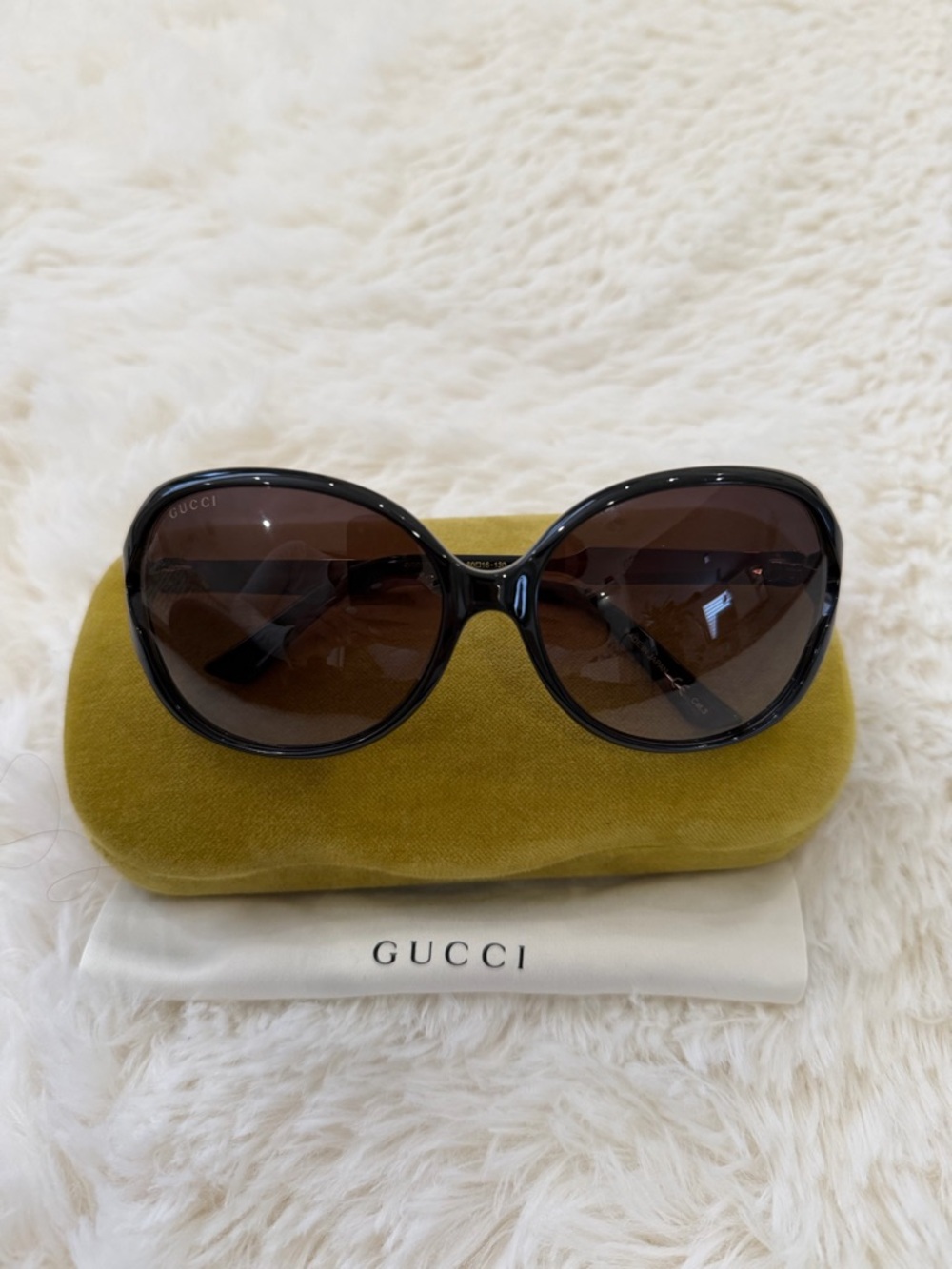 Gucci Women's Black Sunglasses with Brown Lenses